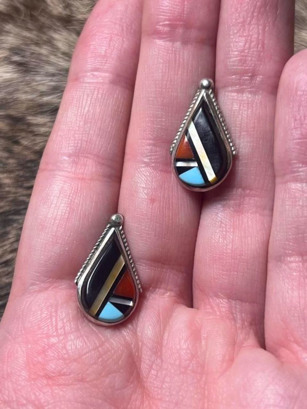 Sterling Native American Zuni Cleo Kallestewa stone inlay teardrop earrings - Picture 3 of 3